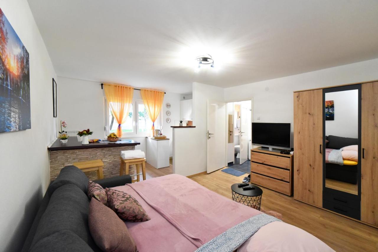 Studio Apartment Aneta 萨格勒布 外观 照片